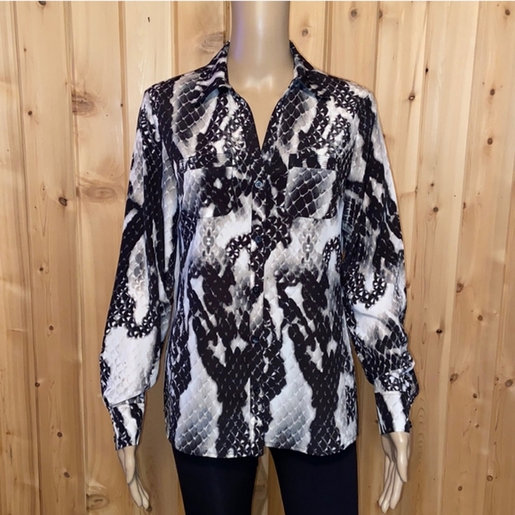 - Jones New York Long Sleeve V Button Front - Feels Like Silk - Picture 2 of 7